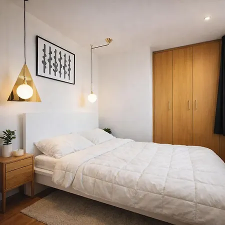 Luxury 130 M Maisonette With Jacuzzi And 3 Terraces