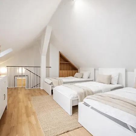 Luxury 130 M Maisonette With Jacuzzi And 3 Terraces Apartment